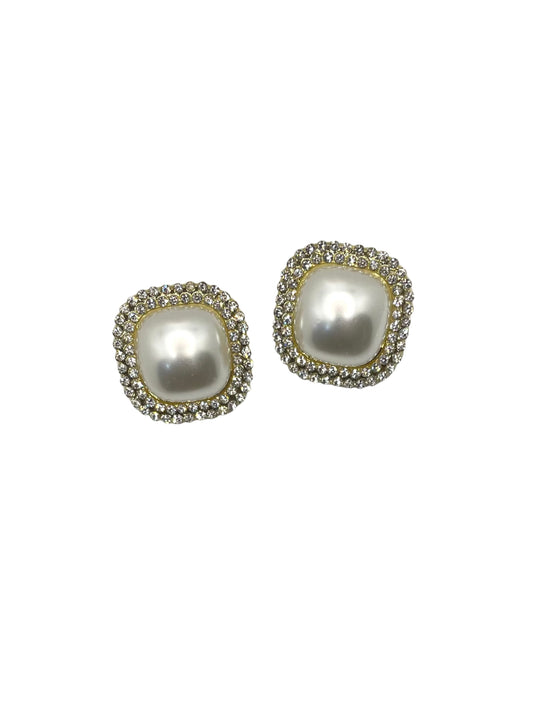 Lustre Pearl Studs