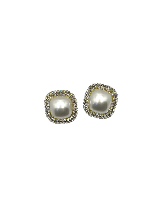 Lustre Pearl Studs